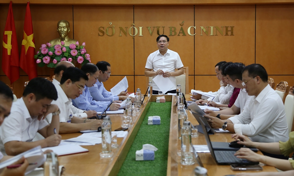  Tiếp tục tinh gọn tổ chức bộ máy, nâng cao chất lượng giải quyết thủ tục hành chính cho người dân, doanh nghiệp